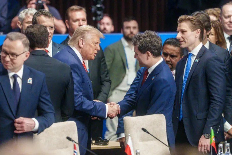 Administrația Prezidențială română pregătește oficial invitarea președintelui american Donald Trump la Summitul Inițiativei celor Nouă (B9), care va avea loc pe 13 mai, la București