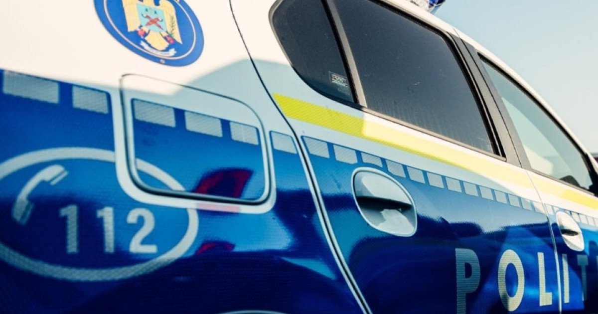 Un tânăr de 19 ani din județul Bacău a fost arestat preventiv, după ce a provocat un accident rutier pe autostrada A1, în județul Arad, și a devenit violent față de polițiștii care au intervenit