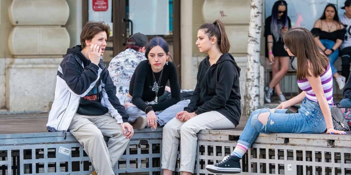 Ministrul Muncii, Florin Manole, a anunțat oficial că, cel mai probabil, începând cu luna aprilie, va fi lansat un proiect menit să ajute tinerii aflați la început de carieră, oferindu-le primul loc de muncă subvenționat de stat