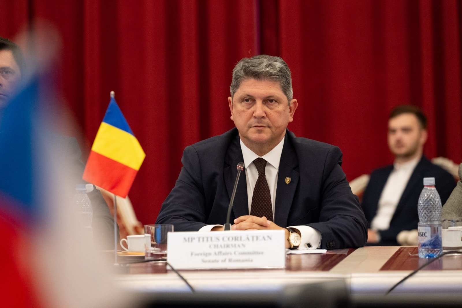 Titus Corlățean, fost ministru de Externe și actual senator social-democrat, se află din nou în centrul scenei politice europene, însă nu ca reprezentant național, ci ca aspirant la o poziție de mare influență în cadrul instituțiilor de la Bruxelles