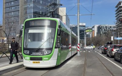 Tramvaiul 5 revine în trafic după o pauză de doi ani, legând nordul de estul Capitalei După o așteptare îndelungată, punctul de interes al transportului public bucureștean a fost reactivat: tramvaiul 5 începe din duminica aceasta să circule din nou pe traseul care leagă Aeroportul Băneasa de zona Pantelimon