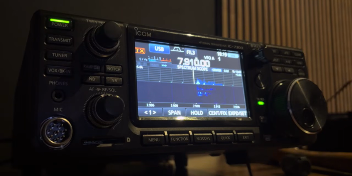 Transmisiuni radio misterioase, interceptate de la începerea războiului din Orient. Zona probabilă vizată: Iranul