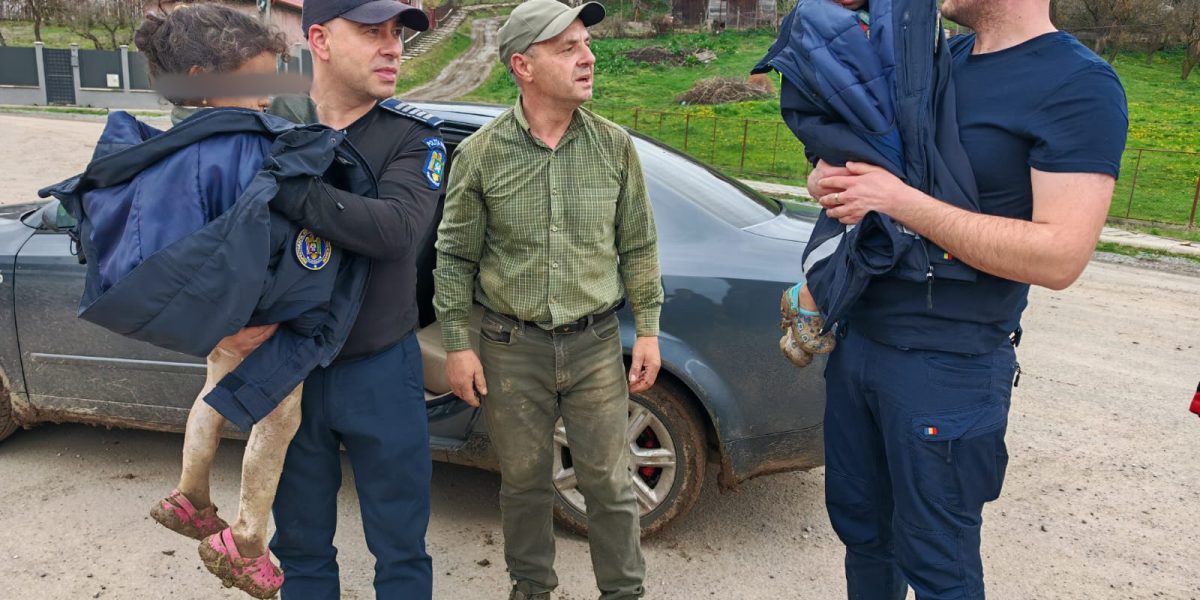 Două fetițe de 4 și 5 ani, dispărute din curtea unei locuințe din municipiul Târnăveni, județul Mureș, au fost găsite în siguranță după mai multe ore de căutări intense
