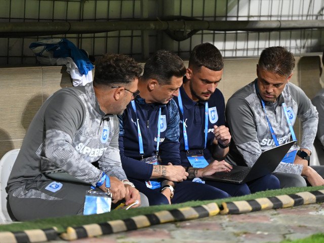 FCSB l-a adus pe Mirel Rădoi în postura de antrenor principal, însă noua figură de strategie a clubului a fost deturnată rapid de o figură neașteptată: „rapidistul” devenit fotbalist, Alex Mățan, a fost adus de tehnicianul de la națională direct de pe teren