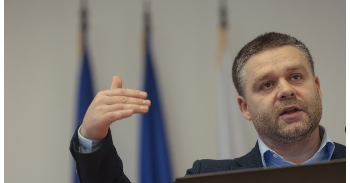 Ciprian Ciucu cere artiștilor să refuze promovarea ilegală: „Boală ce strică Bucureștiul”