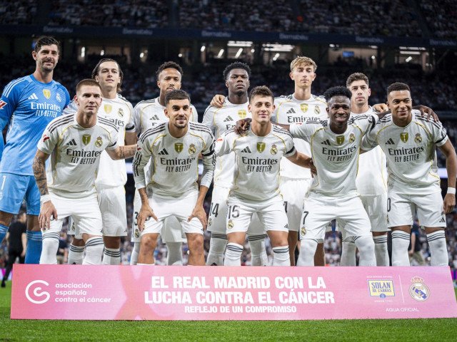 E disperat să plece de la Real Madrid: o carieră în derivă pentru un triplu câștigător al Ligii Campionilor În timp ce la Madrid atmosfera pare tot mai tensionată, un nume emblematic al echipei, care a scris istorie în preliminariile ligii Campionilor, pare hotărât să ia o decizie radicală