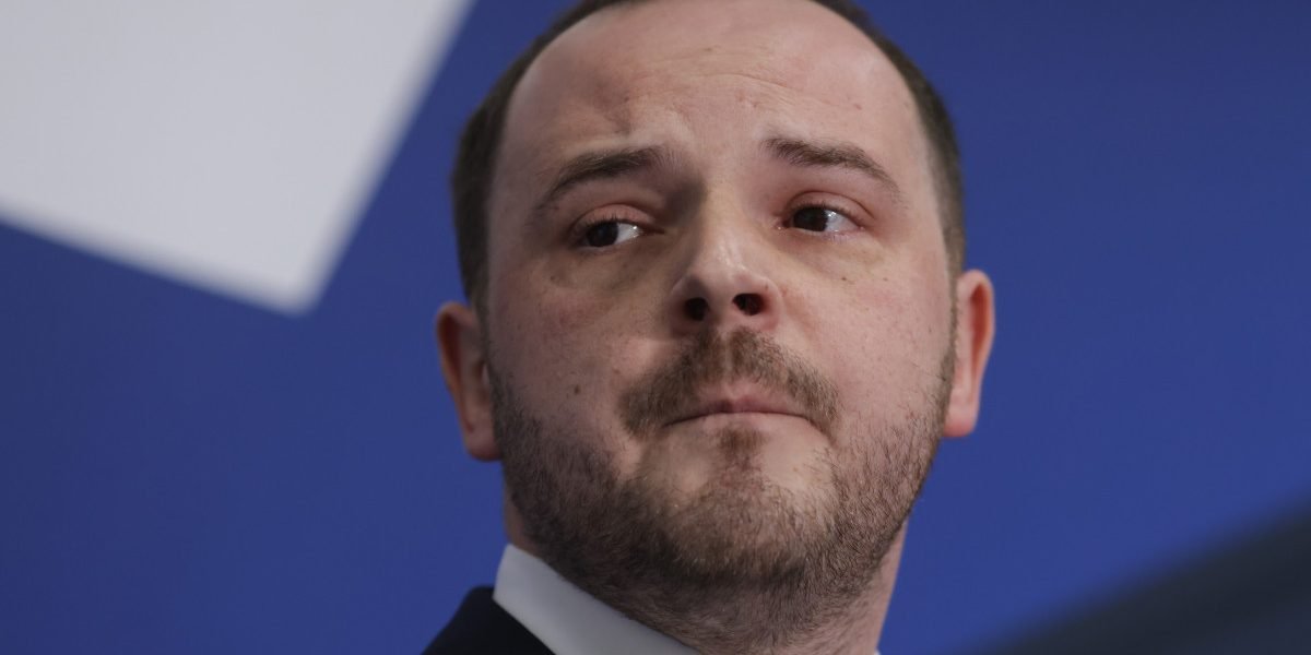 Tiberiu Paul Neagu, fostul șef al centrului pentru arși de la Spitalul Floreasca, își face publică nemulțumirea față de modalitatea în care a fost implicat în scandalul de anul trecut