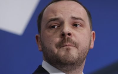 Medicul demis în scandalul de la Floreasca îl judecă pe ministrul Sănătății