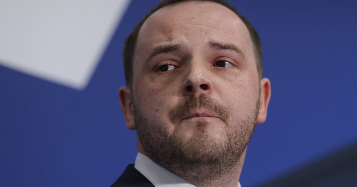 Tiberiu Paul Neagu, fostul șef al centrului pentru arși de la Spitalul Floreasca, își face publică nemulțumirea față de modalitatea în care a fost implicat în scandalul de anul trecut