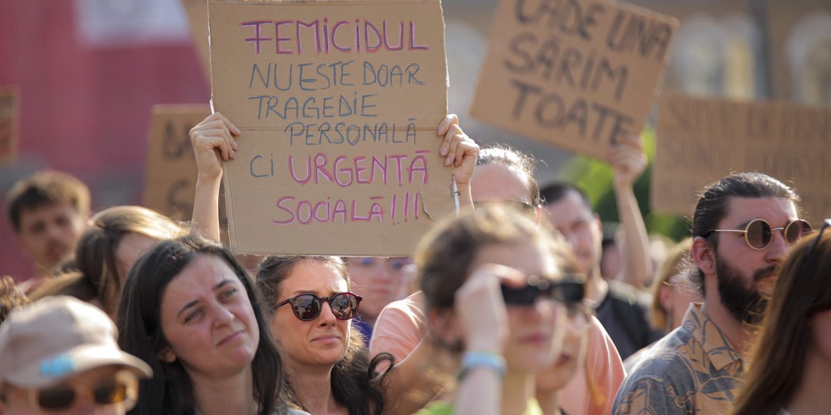 Camera Deputaților a adoptat, joi, proiectul de lege care definește pentru prima dată femicidul în legislația română, deschizând astfel un nou capitol în lupta împotriva violenței domestice