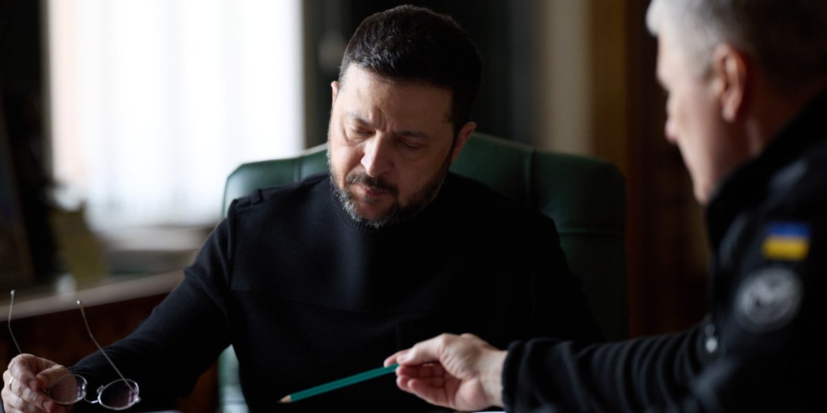 Ucraina avertizează asupra unui punct critic în alianța ruso-iraniană: Rusia furnizează informații de spionaj Iranului Tensiunile din zonă continuă să escaladeze, iar ultimele declarații ale președintelui ucrainean Volodimir Zelenski aduc în prim-plan o nouă dimensiune a colaborării clandestine dintre două rivale majore ale Occidentului