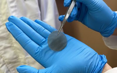 O descoperire revoluționară în domeniul tratamentului rănilor a fost anunțată de o echipă de cercetători din Australia, care a creat un pansament « inteligent » capabil să monitorizeze și să trateze leziunile în timp real