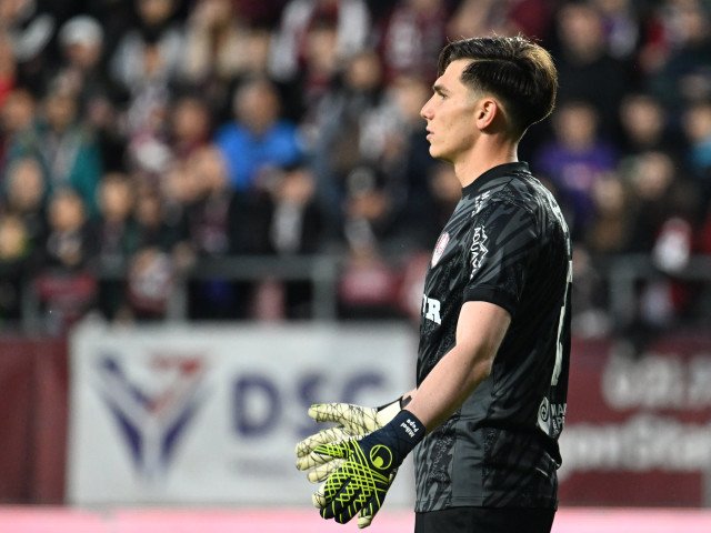 Un jucător român de perspectivă ar putea face pasul majore în carieră, fiind convocat pentru primul său meci al naționalei de seniori, în cadrul barajului decisiv pentru calificarea la Cupa Mondială din Qatar