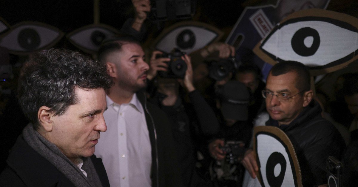 Președintele României, Nicușor Dan, a făcut declarații surprinzătoare în fața Palatului Cotroceni vineri seara, semn de tensiuni crescânde în scena politică și judiciară a țării