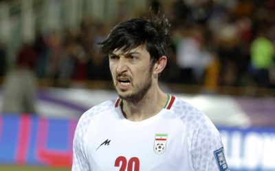 Iranul a provocat recent o nouă controverse internațională, după ce a fost anunțată excluderea unui jucător de fotbal din lotul național, în urma unei decizii stricte și, aparent, fără precedent