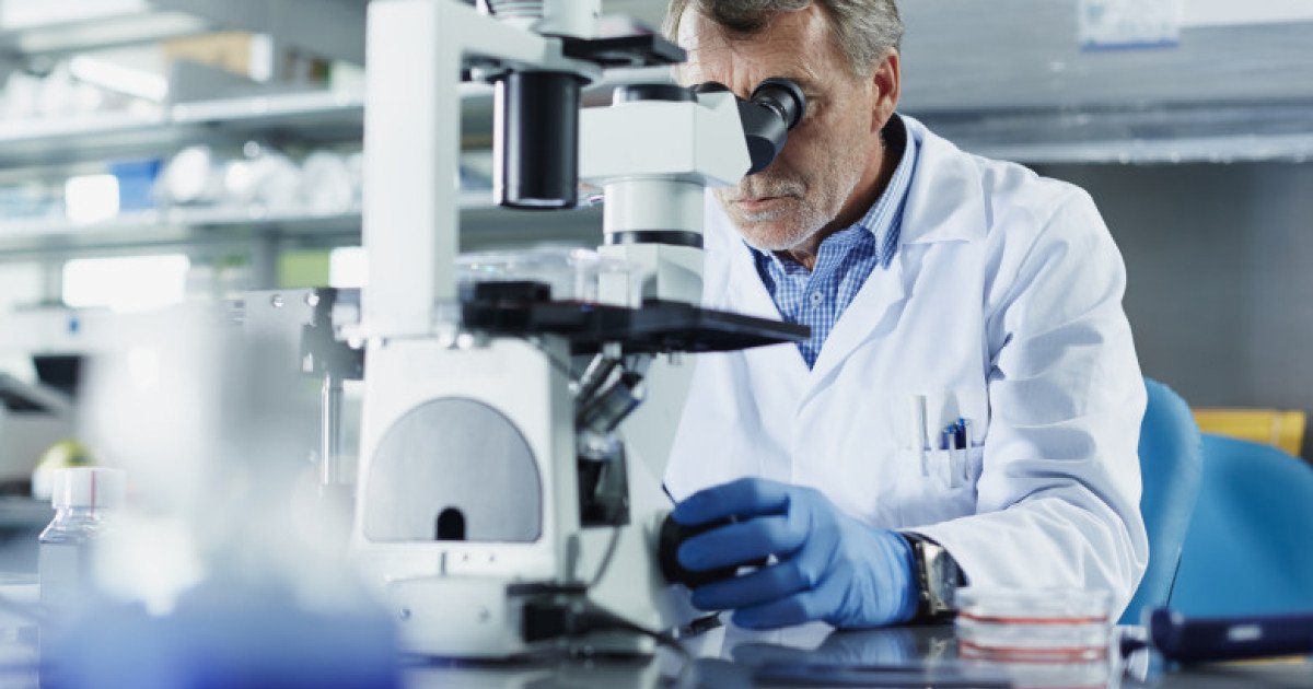 Pe măsură ce înaintează în vârstă, bărbații pot suferi o schimbare genetică subtilă, dar semnificativă: pierderea cromozomului Y din celulele lor