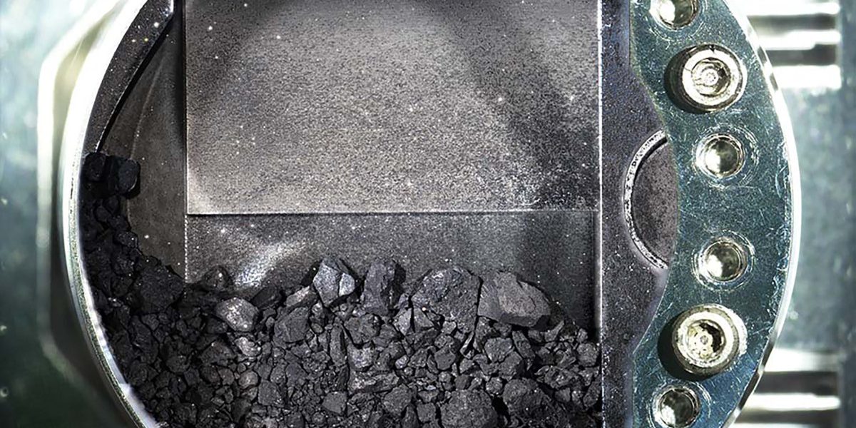 Probele prelevate de pe asteroidul Ryugu au adus în prim-plan o descoperire șocantă: acestea conțin toate bazele ADN-ului și ARN-ului, sugerând că elementele fundamentale ale vieții sunt mult mai răspândite în Sistemul Solar decât se credea anterior