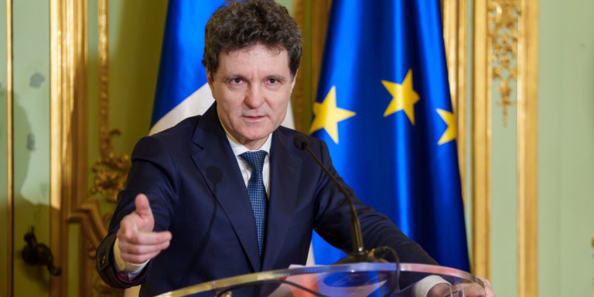 Președintele României, Nicuşor Dan, efectuează joi o vizită oficială la Varşovia, la invitaţia omologului său polonez, preşedintele Karol Nawrocki