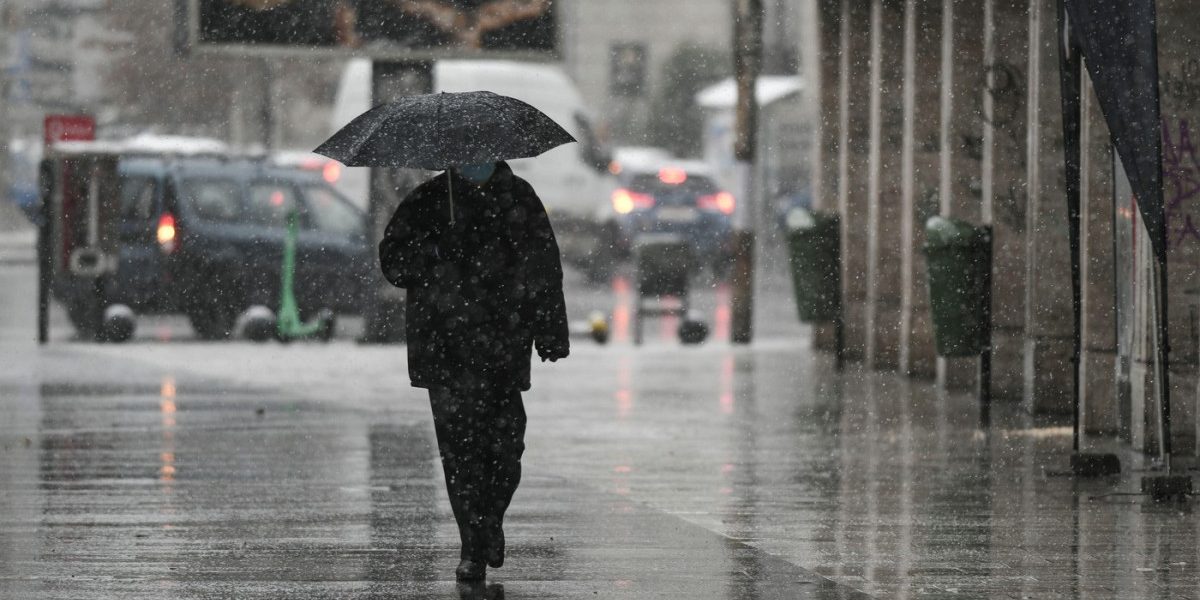 România se confruntă, din această joi, cu o schimbare bruscă a vremii, anunțată de meteorologi printr-o avertizare de instabilitate atmosferică accentuată