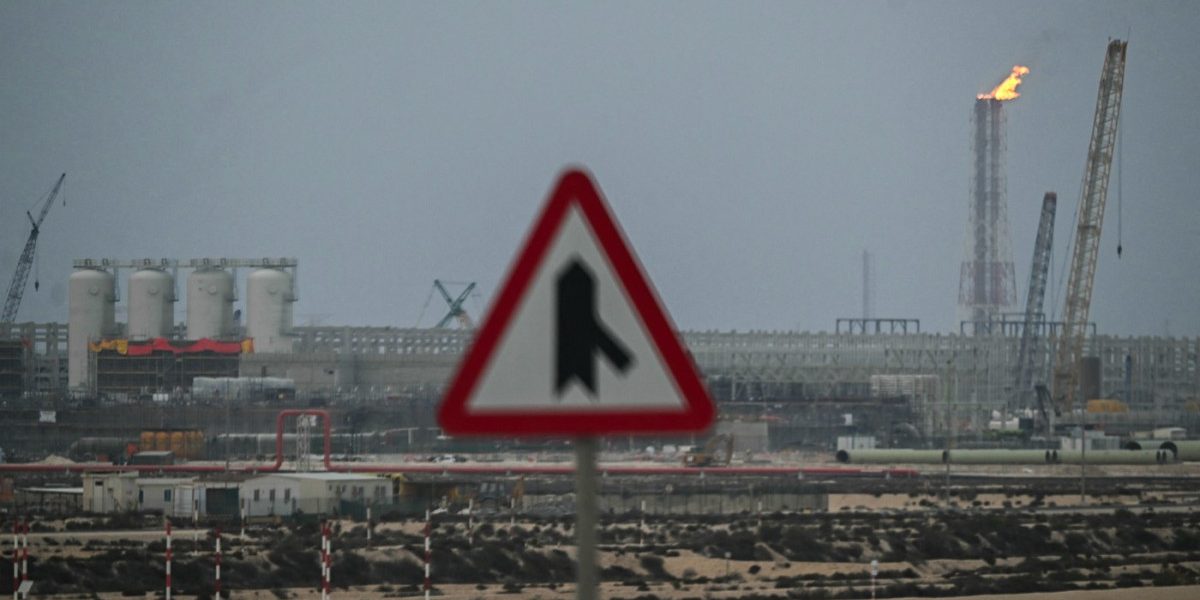 Qatar avertizează asupra unei posibilități de criză energetică în Golf în cazul escaladării conflictului cu Iranul Qatar pregătește o eventuală oprire a exporturilor de energie, avertizează oficialii, în condițiile în care tensiunile din Golf continuă să escaladeze și prețurile petrolului ating noi recorduri