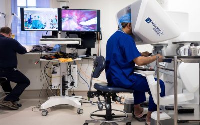 Un moment istoric în chirurgia robotică: prima operație la distanță realizată în Marea Britanie Într-un pas revoluționar pentru medicina modernă, un chirurg din Londra a efectuat recent prima operație robotică la distanță asupra unui pacient aflat la aproximativ 2.400 de kilometri distanță, în Gibraltar