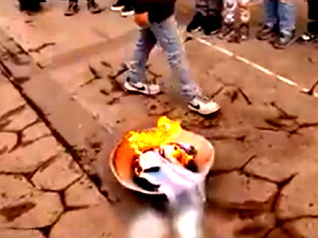 Iranienii au declanșat un val de proteste virale împotriva lui Lionel Messi, considerat de mulți ca simbol al destinderii culturale și sportive în lumea fotbalului, dar acum atacat dur în mediul online și pe străzile din Teheran