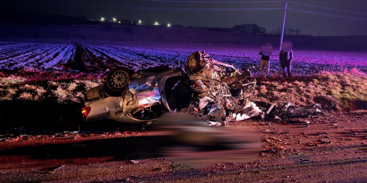 Tragedie pe șoselele din Suceava: un impact frontal revendică o viață, alte două persoane fiind rănite grav în urma unui accident rutier în sudul județului O zi obișnuită de sâmbătă s-a transformat într-o tragedie pe drumul național DN2, în zona localității Pătrăuți, după ce două autoturisme au fost implicate într-un accident mortal