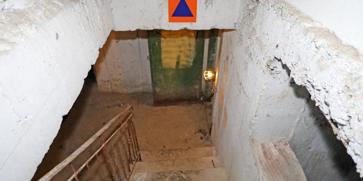 Primăria Sectorului 2 intenționează să aducă la standarde moderne adăposturile civile din zonă, initiând un proiect de hotărâre ce prevede reabilitarea, dotarea și înființarea unui punct de comandă pentru aceste spații