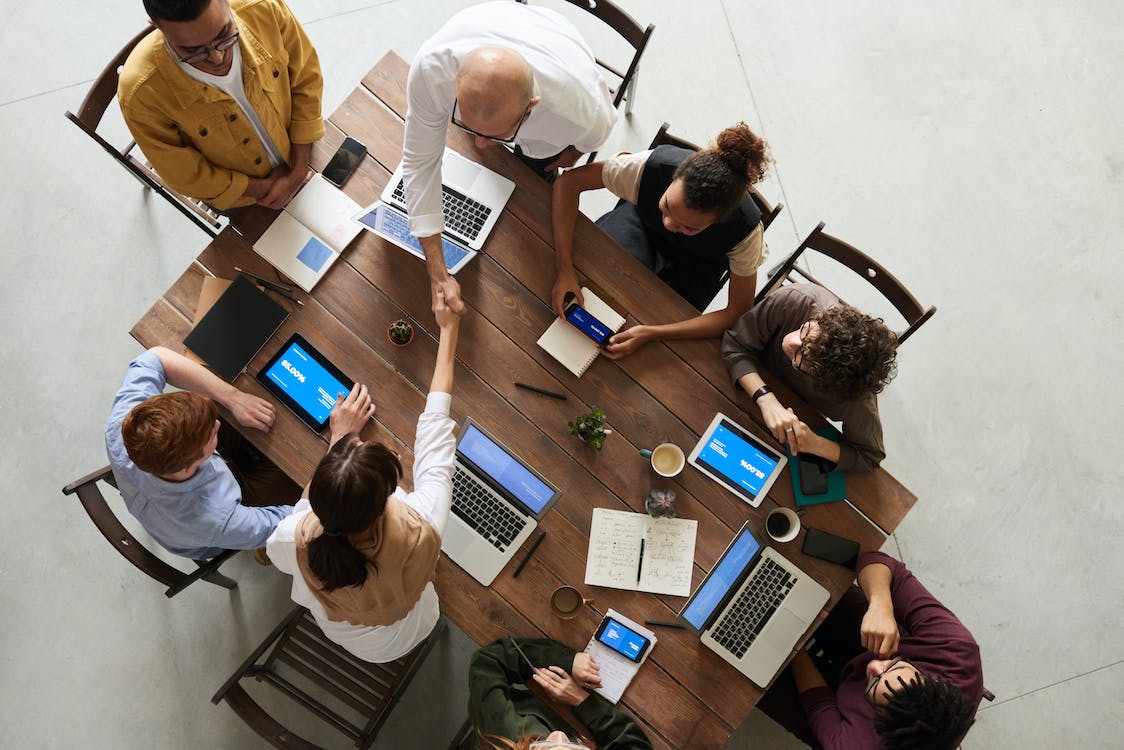 Uniunea Europeană pregătește o reformă care vizează devenirea unui competitor global în domeniul afacerilor digitale Europa încearcă să își redefinească poziția pe scena economică globală, pregătind o recompensare a potențialului antreprenorial și a inovării, printr-un nou cadru legislativ menit să propulseze startup-urile și scale-up-urile europene în competiția cu giganții precum Statele Unite și China
