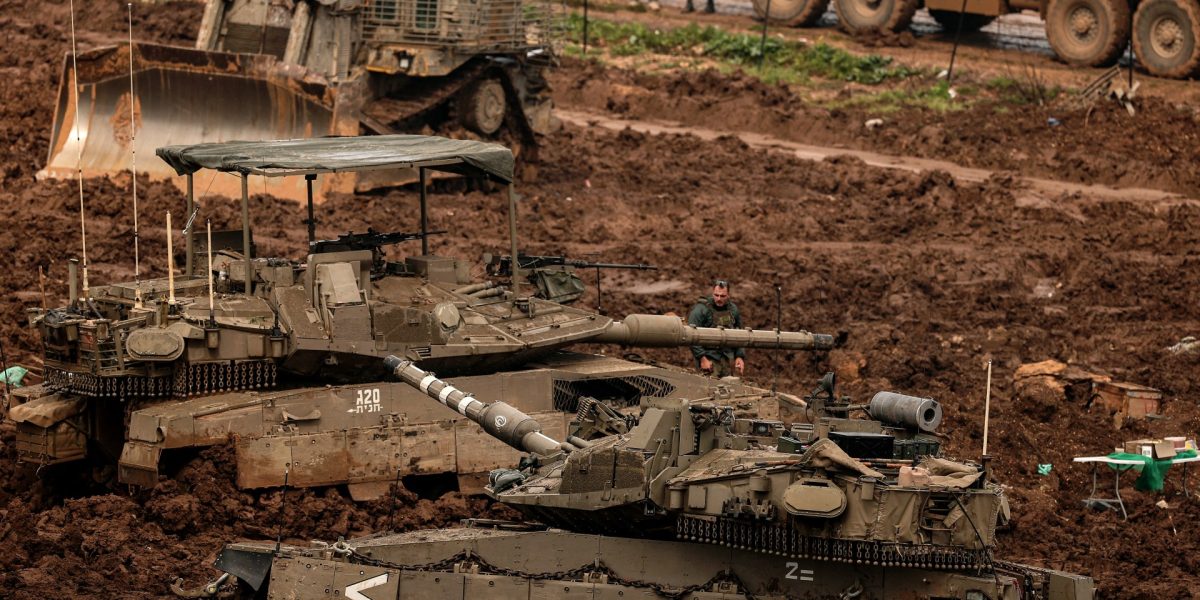 Prim-ministrul Libanului avertizează că acțiunile Israelului „perturbă suveranitatea libaneză” și încalcă dreptul internațional Tensiunile din regiunea Orientului Mijlociu se intensifică pe zi ce trece, după ce armata israeliană a trimis noi trupe în sudul Libanului, în pofida apelurilor internaționale pentru încetarea focului și încercărilor de a evita o escaladare majoră a conflictului