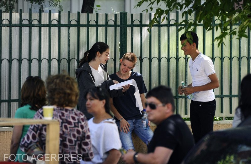 Elevii de clasa a VIII-a au susținut marți, 17 martie, proba de Matematică din cadrul simulării pentru Evaluarea Națională 2026