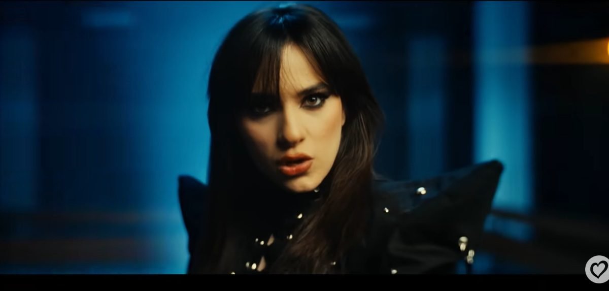 România, în vizorul criticilor internaționali pentru alegerea piesei Eurovision „Choke Me” Campania europeană Eurovision, un eveniment ce reunește cele mai memorabile și diverse interpretări muzicale din suprasector, a ajuns din nou în centrul unor controverse