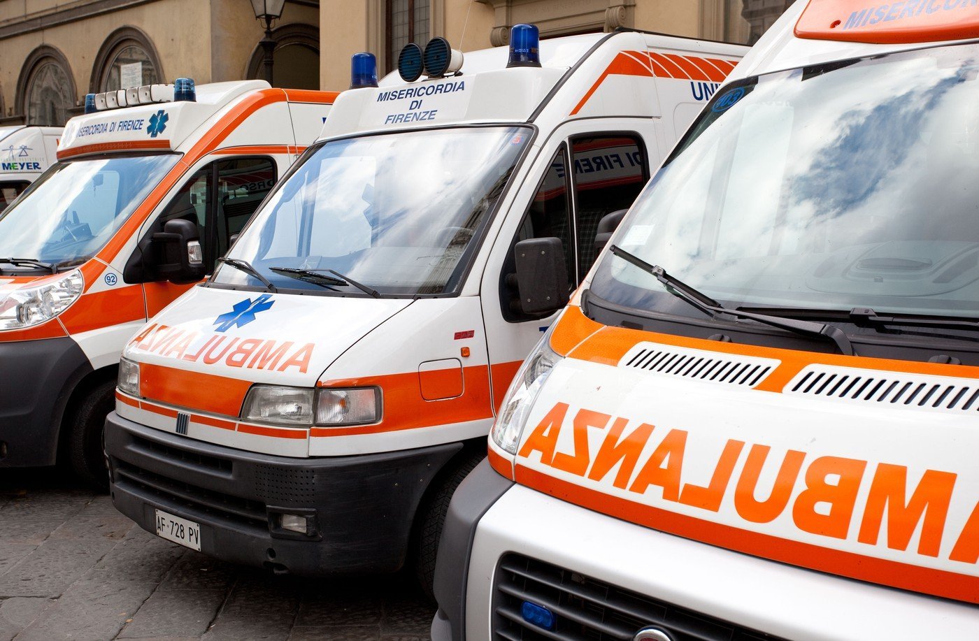 Investigație șocantă în Italia: un șofer de ambulanță suspectat de uciderea a cinci pacienți vârstnici în timpul transporturilor medicale Autoritățile italiene din orașul Forlì au declanșat o anchetă de amploare asupra unui șofer de ambulanță în vârstă de 27 de ani, suspectat de implicare în moartea a cinci pacienți în vârstă, în timpul transferurilor medicale dintre unitățile spitalicești și centre de îngrijire din regiunea Emilia-Romagna