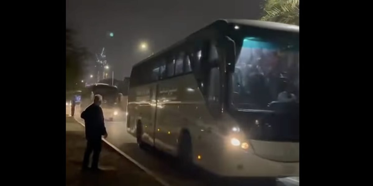 România reface legătura cu cetățenii săi din Orientul Mijlociu, după intervenția rapidă a mecanismului de protecție civilă al Uniunii Europene Martor la o situație critică pentru românii stabiliți în regiunea Orientului Mijlociu, autoritățile române anunță reușita activării mecanismului RescUE, parte a Mecanismului de Protecție Civilă al Uniunii Europene