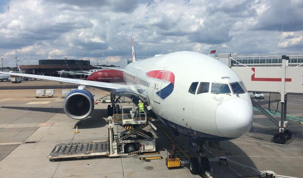 Tragedie la bordul unui zbor British Airways: o pasageră decedată în timpul unui zbor de peste 13 ore de la Hong Kong la Londra Un incident extrem de neobișnuit și tragic s-a petrecut recent pe ruta aeriană Hong Kong — Londra, compania British Airways fiind centroidul unei situații fără precedent în istoria recentă a aviației comerciale