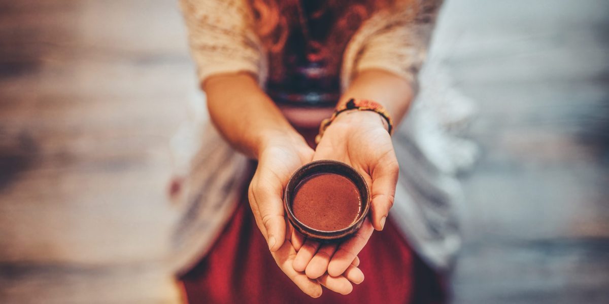 Un pas important în tratarea depresiei: DMT, compusul psihoactiv al ayahuasca, arată promisiuni în studiile clinice de fază II Descoperirea unui nou potențial tratament pentru depresie reprezintă, uneori, o cursă contra cronometru în lumea medicinei