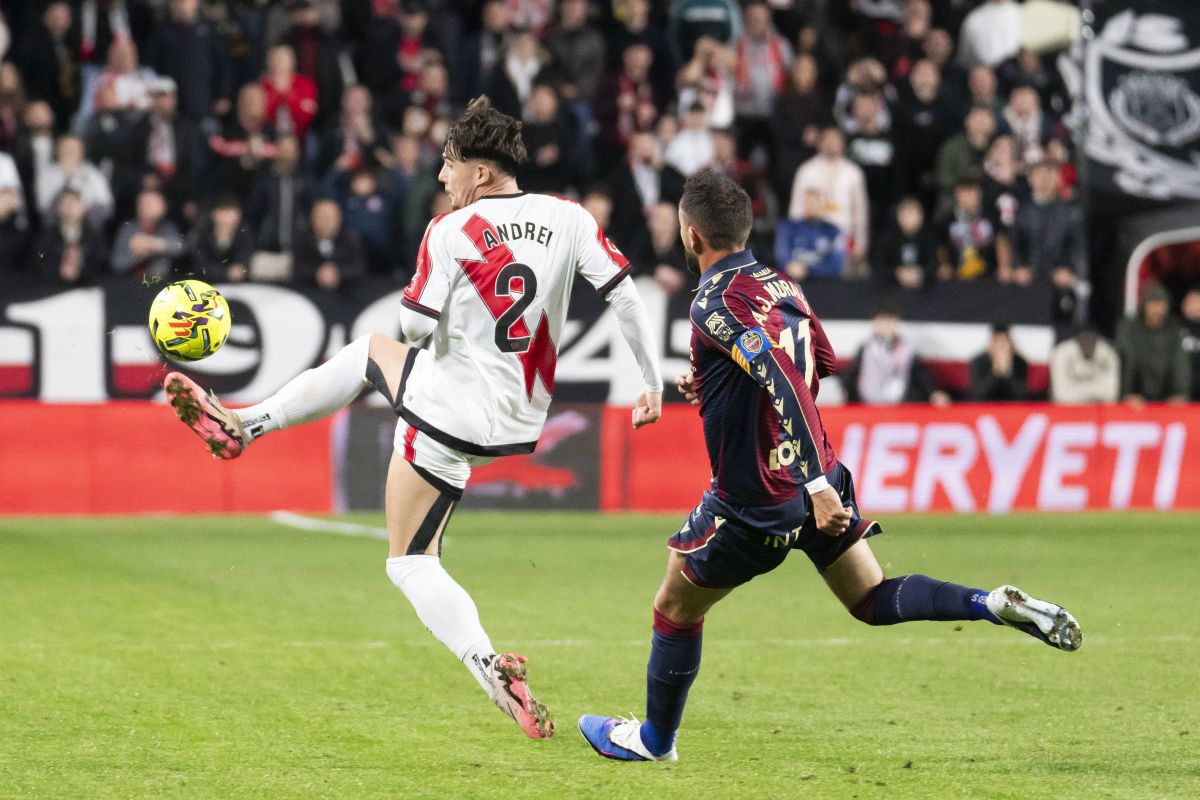 Rayo și Levante au terminat meciul din La Liga cu un scor egal, 1-1, într-o partidă marcată de controverse legate de deciziile arbitrale