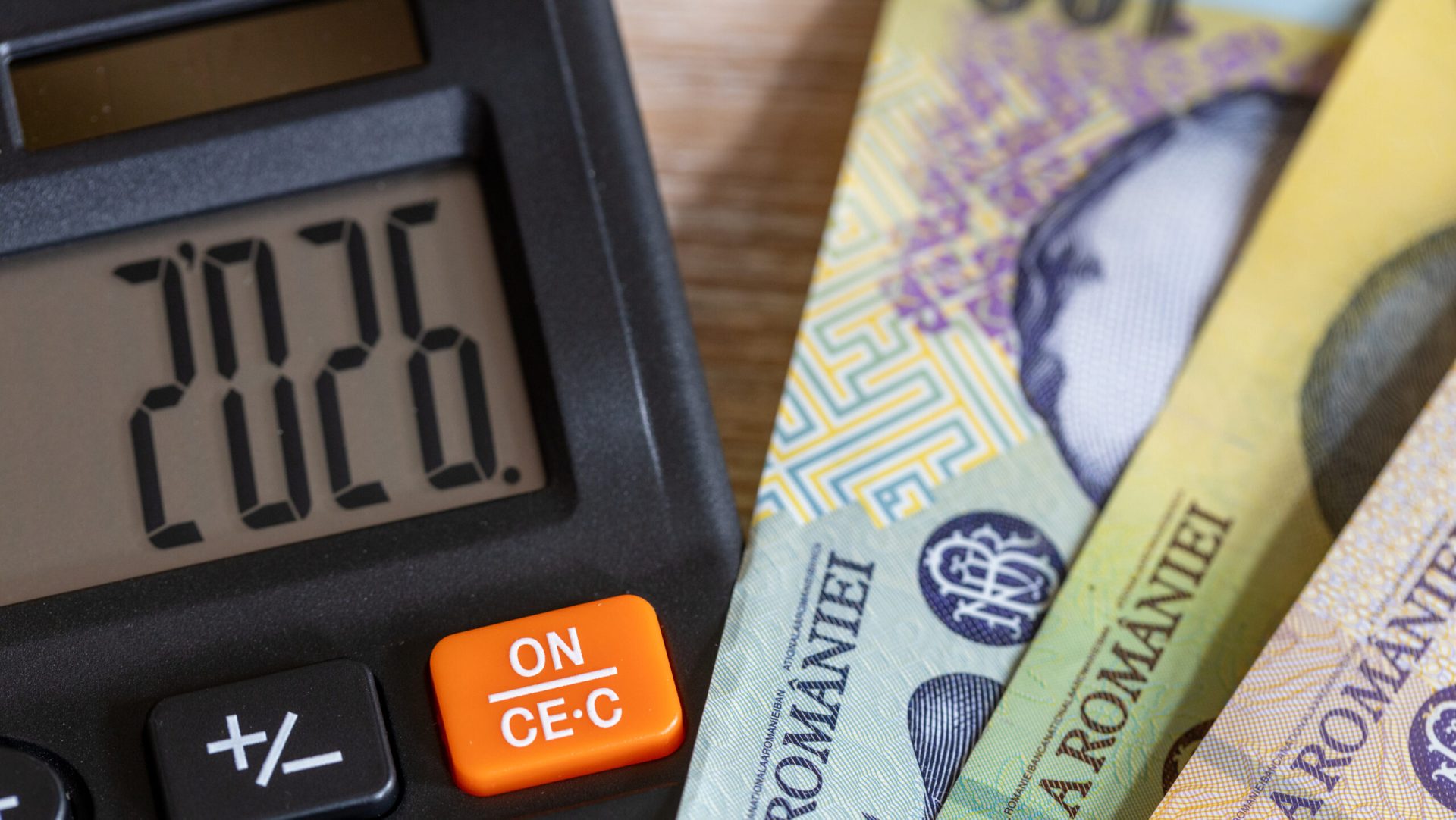 Economia informală din România rămâne o problemă structurată, cu influențe semnificative asupra bugetului de stat și a sustenabilității financiare pe termen lung