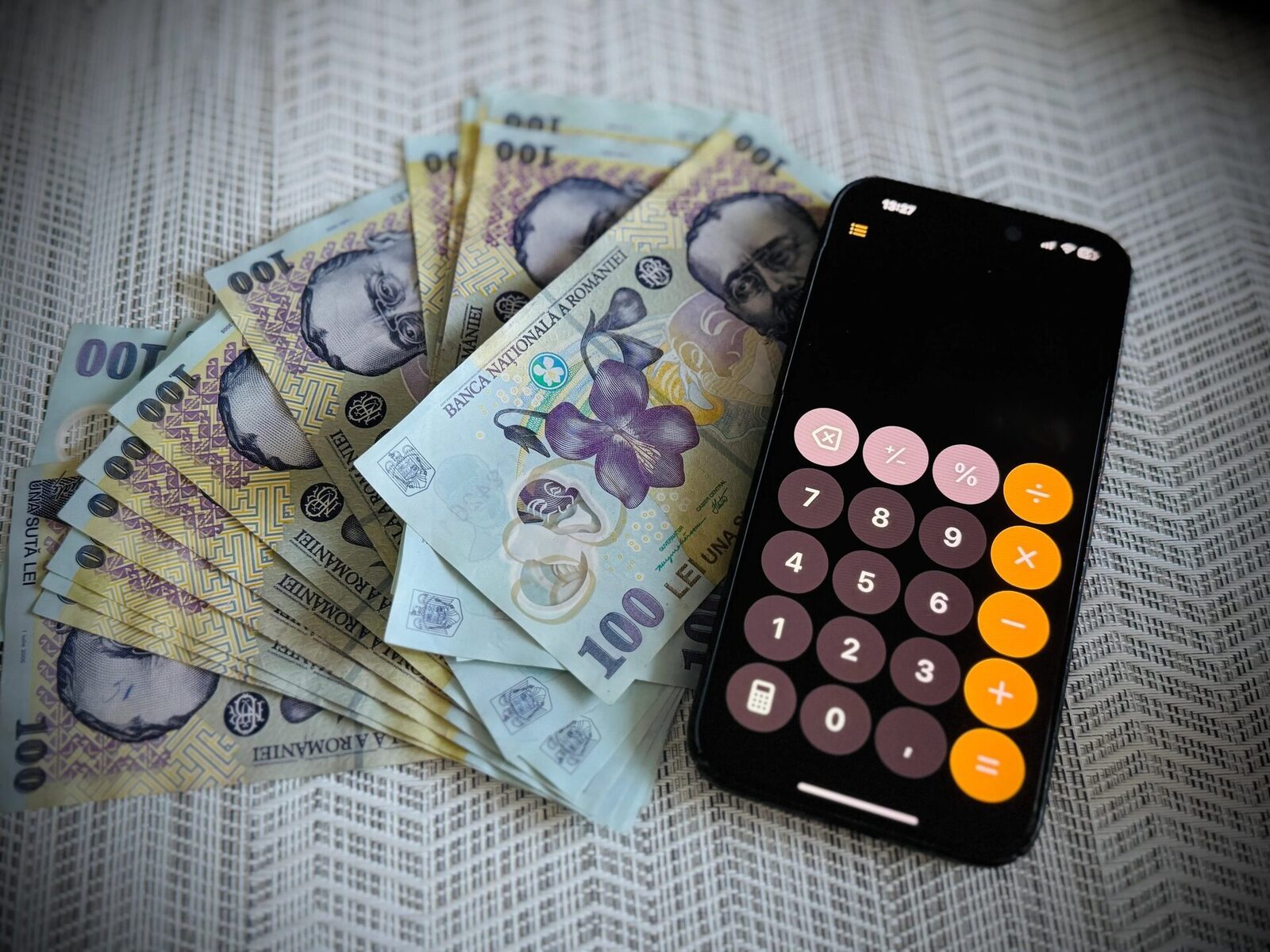 Fondul Național de Garantare a Creditelor pentru Întreprinderile Mici și Mijlocii (FNGCIMM) anunță lansarea unui nou produs menit să transforme modul în care antreprenorii români accesează finanțările bancare: garantiile INSTANT IMM