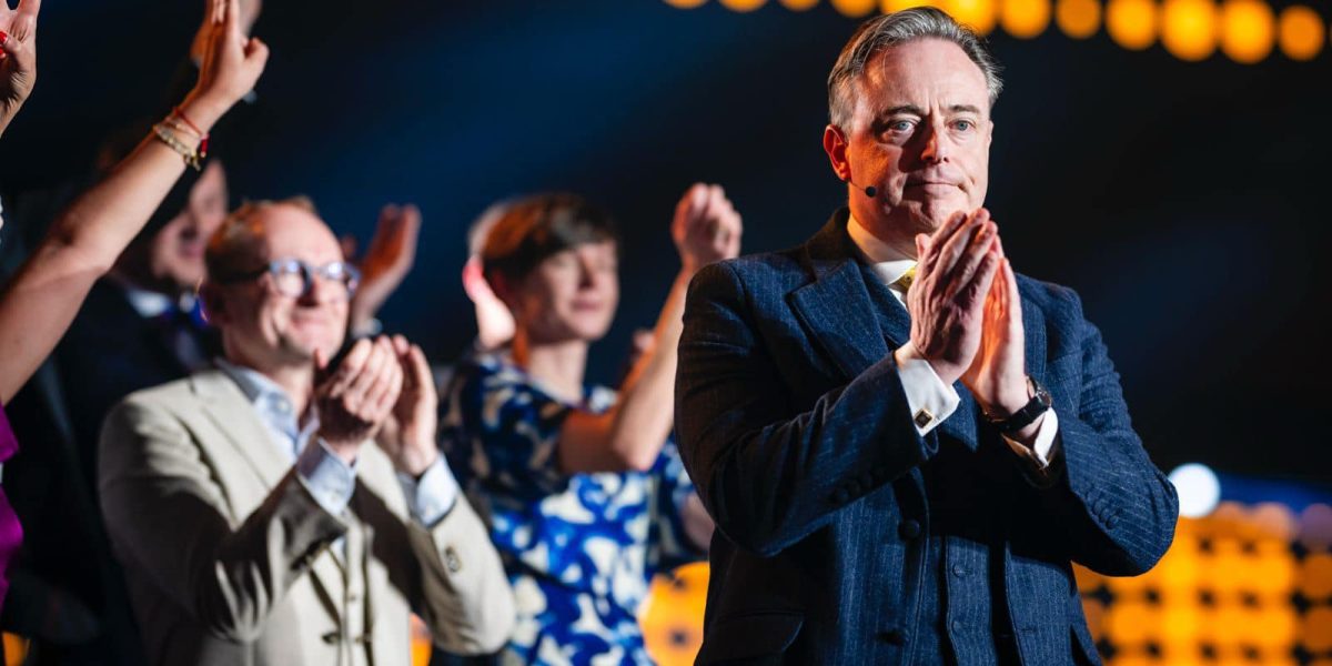 Belgienii intensifică apelurile către Uniunea Europeană pentru a aborda direct conflictul din Ucraina, solicitând un mandat clar pentru negocieri cu Rusia, o mișcare care poate schimba cursul eforturilor diplomatice în criza actuală din Europa de Est