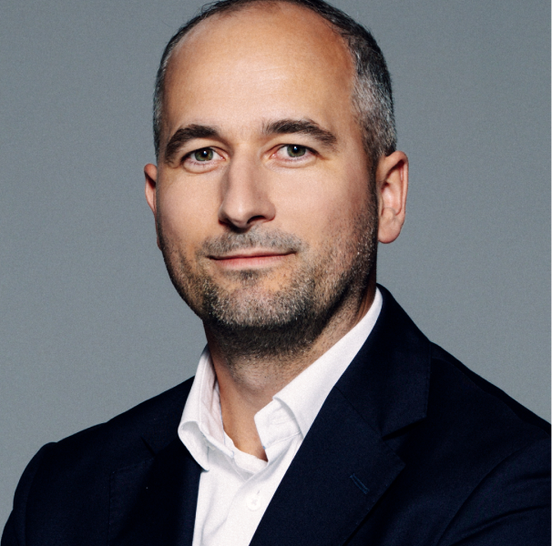 Enterprise Investors face o investiție record de 20 de milioane de euro în sectorul sălilor de fitness din România, marcând prima achiziție majoră a fondului pe plan local în ultimul deceniu Unul dintre cei mai activi și influenți investitori străini din România, firma poloneză Enterprise Investors, anunță o mutare semnificativă pe piața românească a fitness-ului