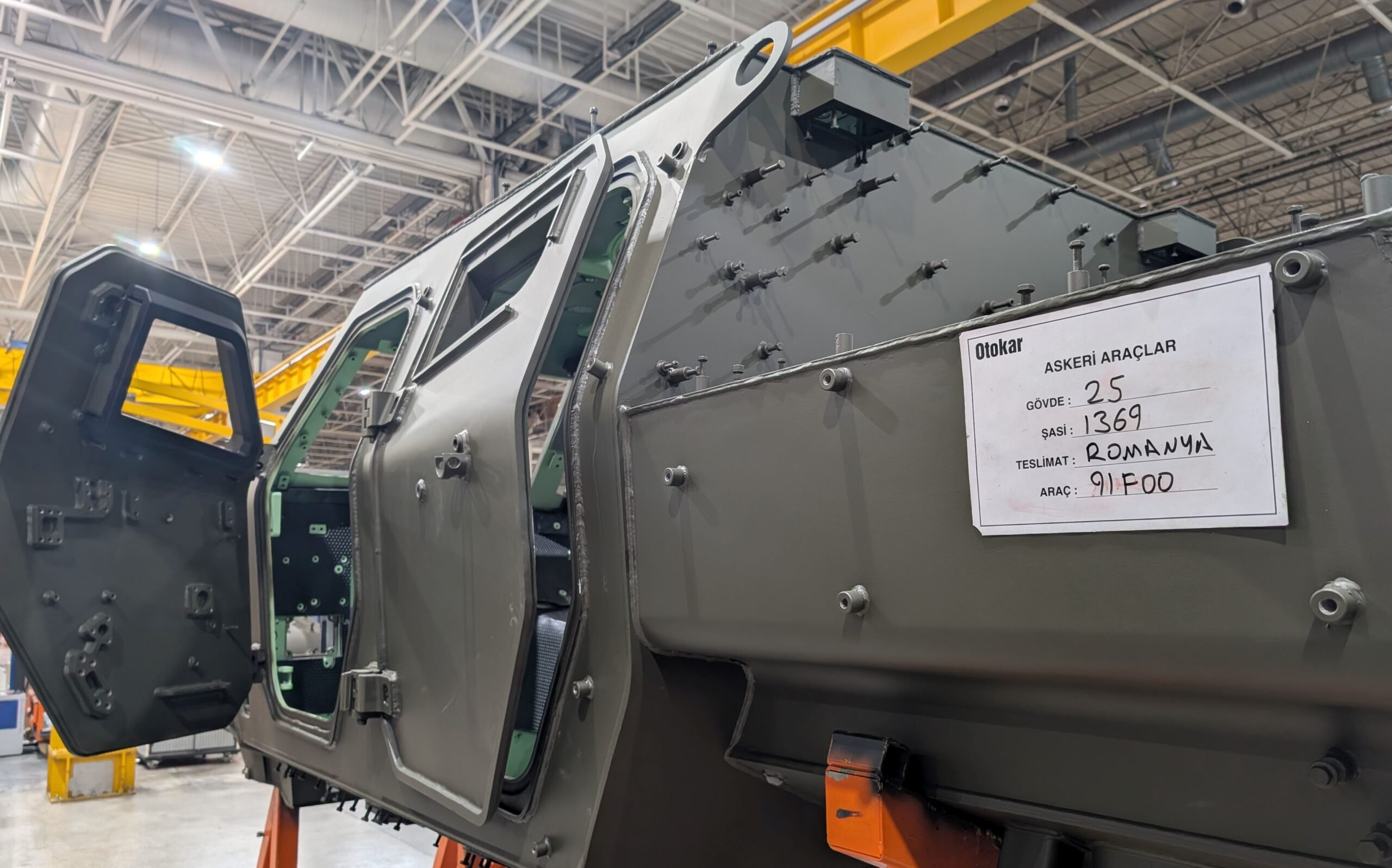 România trebuie să devină autonomă în producția de tehnică militară pentru a asigura securitatea națională și a sprijini economia locală, atrage atenția specialiști și oficiali în domeniul apărării