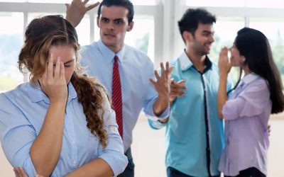 Cum să identifici și să te protejezi de manipulatorii și psihopații de la locul de muncă