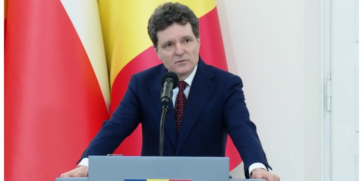 Nicușor Dan, primarul general al Bucureștiului și o voce importantă în scena politică locală, a transmis, joi, din Varșovia, că autoritățile române nu intenționează deocamdată convocarea Consiliului Suprem de Apărare a Țării (CSAT), în contextul tensiunilor actuale din Orientul Mijlociu