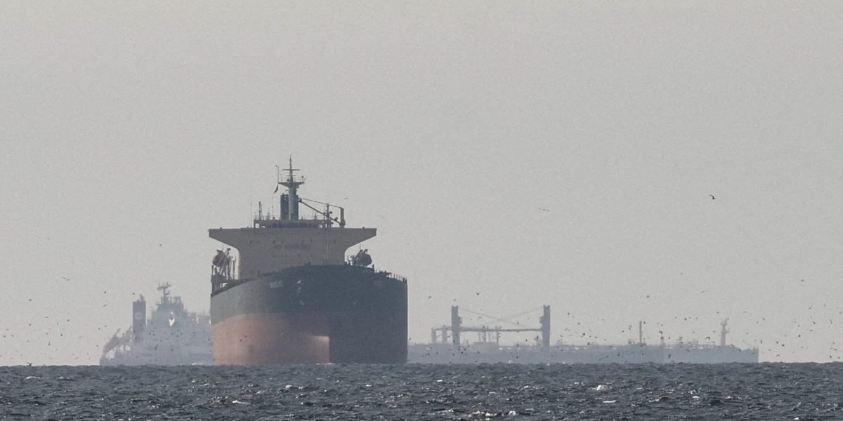 Președintele Statelor Unite, Donald Trump, a lansat un avertisment dur către NATO, capitalizând tensiunile din regiunea Golfului Persic și fragilitatea navigației globale