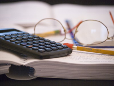 România, în fața unui deficit fiscal masiv: gap-ul de taxe necolectate eată bugetul național România se află în fruntea uniunii europene când vine vorba de probleme structurale legate de colectarea taxelor, și nu de ieri sau de ieri, ci de mai mulți ani