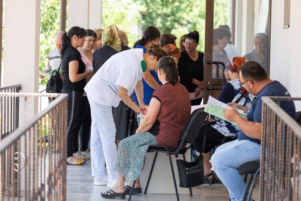 Campanie gratuită de evaluare a obezităţii în București, până pe 18 martie Până pe data de 18 martie, locuitorii Capitalei au ocazia de a beneficia de o serie de screening-uri gratuite pentru depistarea obezităţii, într-un demers menit să atragă atenția asupra unuia dintre cele mai mari factori de risc pentru sănătate