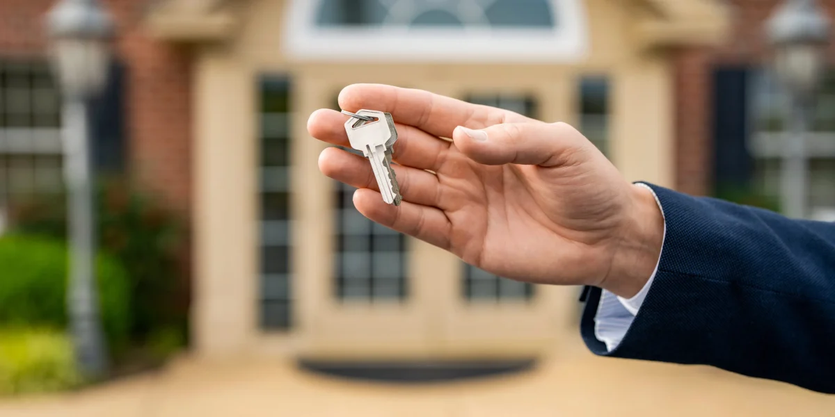 Uzucapiunea, arma legală pentru dobândirea proprietății, devine tot mai relevantă în peisajul juridic românesc În ultimele luni, tot mai mulți proprietari și potențiali cumpărători se orientează spre conceptul de uzucapiune, o formă legală de dobândire a dreptului de proprietate despre care se vorbește tot mai mult în contextul imobiliar și nu numai