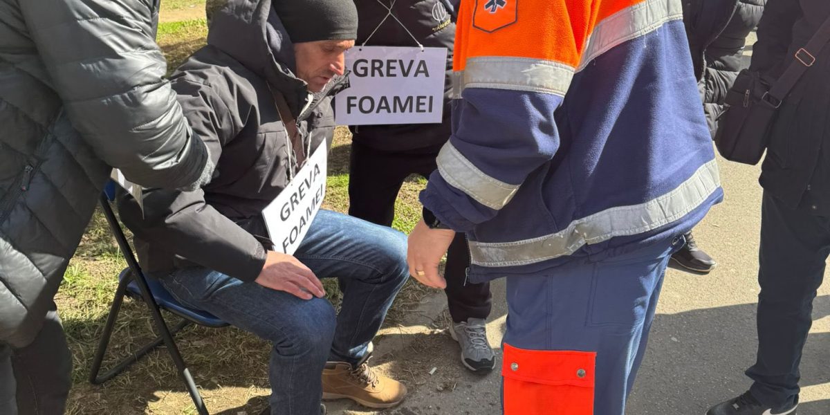 Minerii și energeticienii protestează în fața Ministerului Energiei, intrând în cea de-a treia zi de grevă a foamei În fața Ministerului Energiei, peste 60 de mineri și angajați din sectorul energetic protestează de trei zile în condiții de frig și lipsă de mâncare