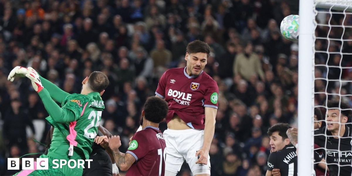 Șuturi periculoase, incidente și tensiuni la meciul dintre West Ham și Manchester City Un meci tensionat, marcat de incidente neprogramate, a avut loc sâmbătă seară pe stadionul londonez London Stadium, unde West Ham a întâlnit formația Manchester City